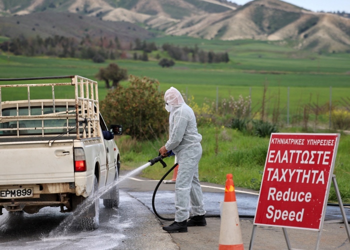 Огнища на шап и шарка в Гърция! Проверяват животните в Пиринско