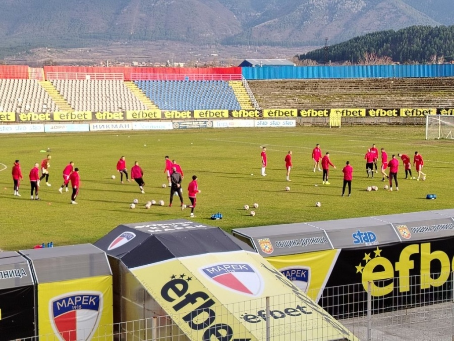 Марек подновява битките във Втора лига с гостуване на Локомотив ГО, Иво Иванов ще свири мача