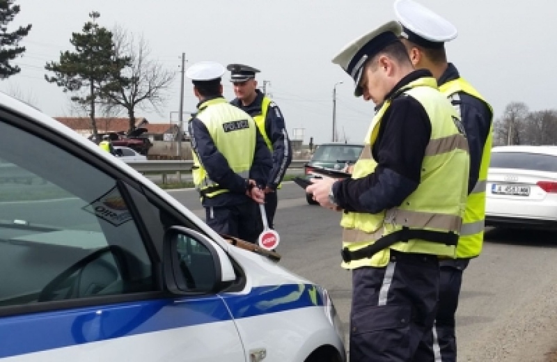 Глобиха шофьор в Перник за паркиране върху тротоар след сигнал в социалните мрежи