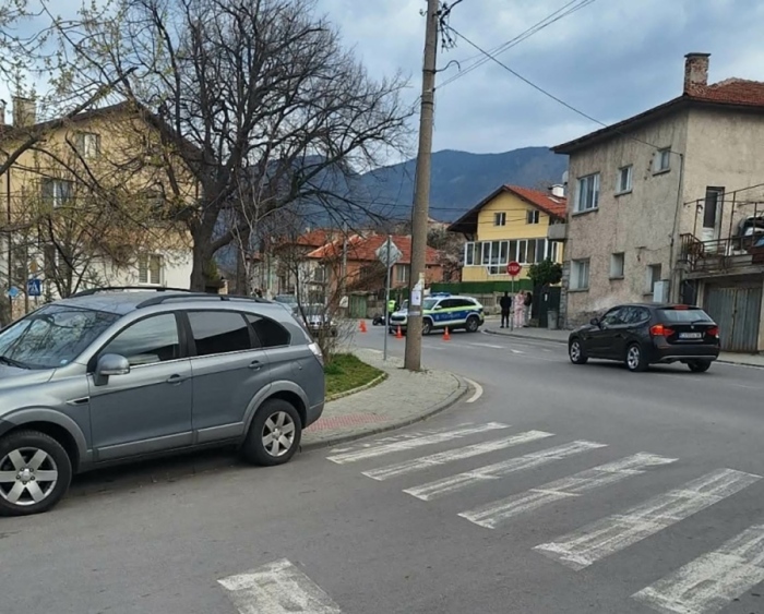 С положителна проба за наркотици е водачът на автомобила при катастрофата с моторист в Дупница