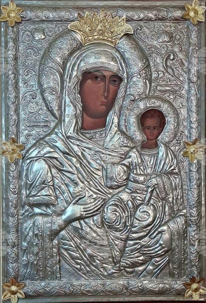  Златни ябълки на бездетни съпрузи и за здраве ще раздават в дупнишкия храм „Свети Никола“