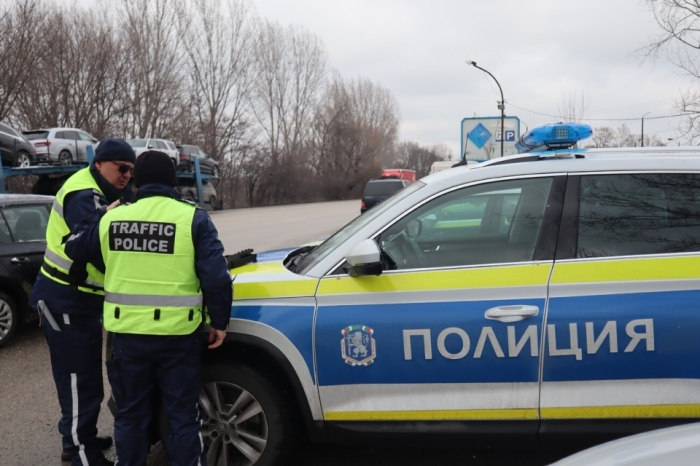 Шофьор без книжка джитка голф с чужди табели в Брезница