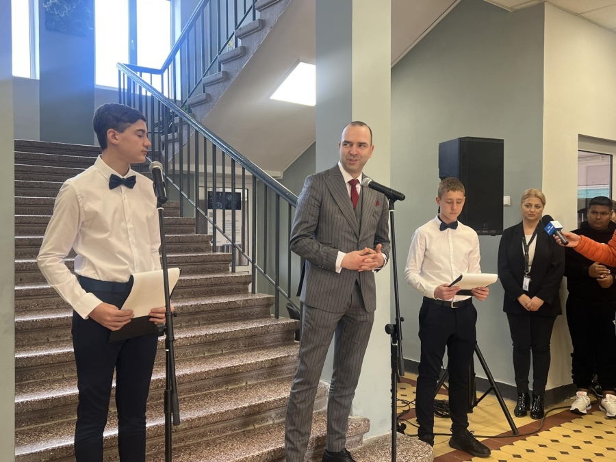 Кметът на Кюстендил откри модерен STEM център в ПГ по селско стопанство в Кюстендил