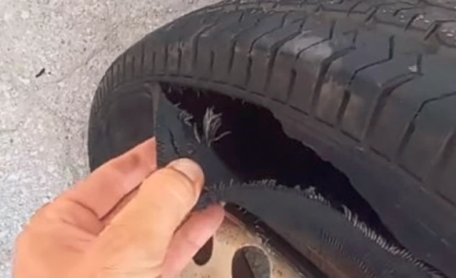 Нарязаха гумите на автомобил на паркинг в Огняново