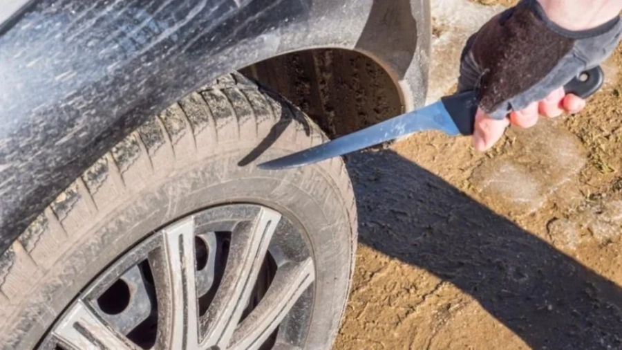 Мъж ряза гуми и счупи стъкла на автомобил в Дупница, задържан е