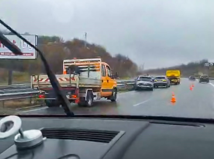 Лошото време предизвика три пътни инцидента край Дупница