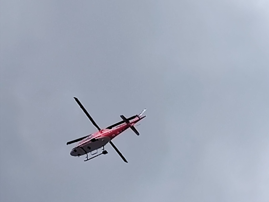 Въздушна линейка кацна в Благоевград – транспортират спешен пациент към София