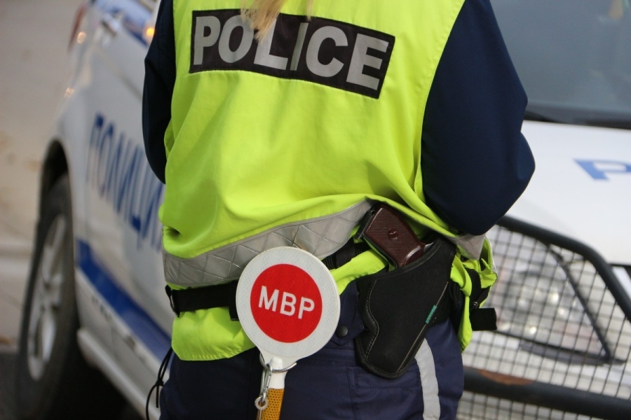 Задържаха беглеца, блъснал и ранил полицай край Белица по време на спецакция