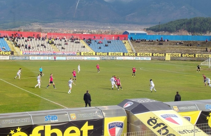 В ключов сблъсък за оцеляване: Марек изпусна победата срещу Спартак Пл и остава под чертата