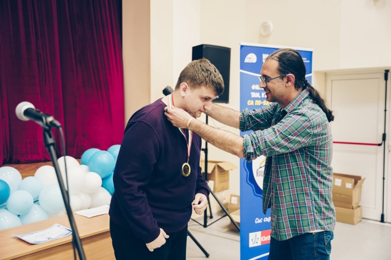 Ученик от Дупница завоюва златен медал и звание лауреат на Националната олимпиада по философия