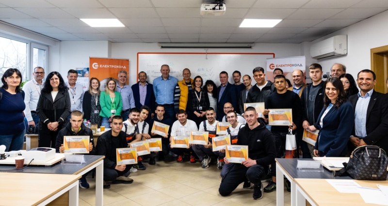 Електрохолд даде шест стипендии на ученици в конкурса Енергия за бъдещето