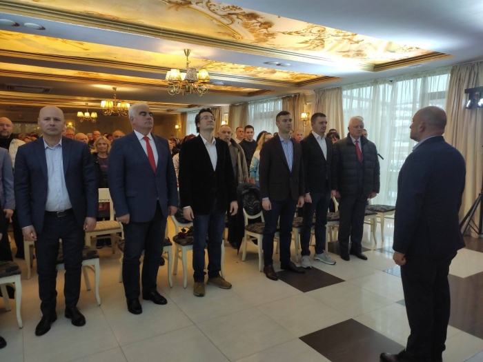 Силна подкрепа за БСП в Дупница: препълнена зала посрещна Крум Зарков