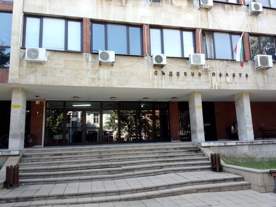 Задържаха под стража 31-годишен за закани в игрален дом в Дупница: „Че те заколям! Че те наръгам с ножо!“