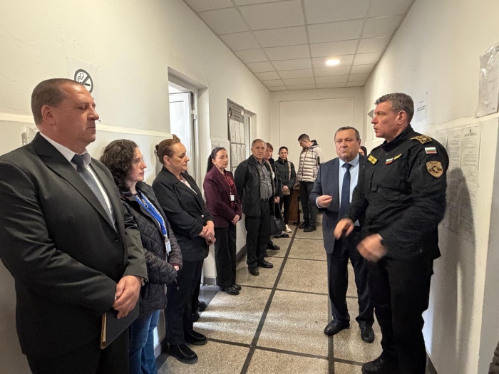 Министърът Адемов в Якоруда: Натиск върху избиратели е оказван чрез социални служители, никой няма да е лишен от обяд и асистент