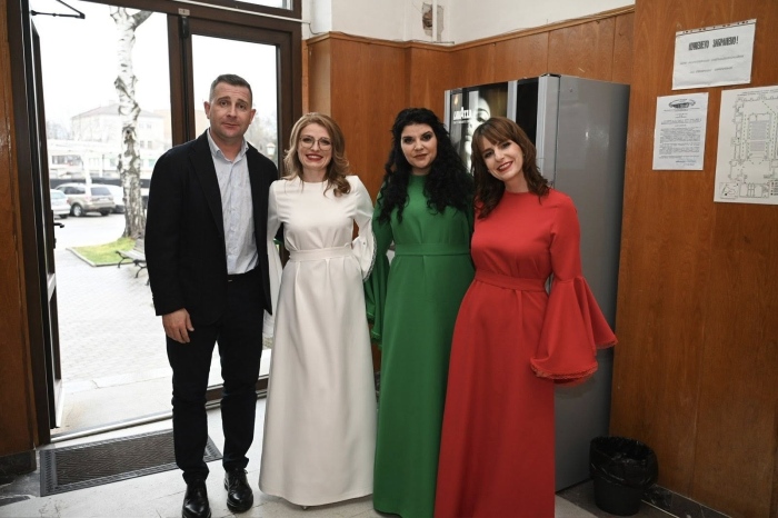 С благотворителна вечер на поезията Самоков събра близо 4000 евро за деца в нужда