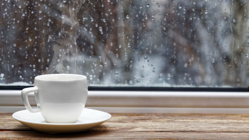 Мрачно, хладно, дъждовно, а в планините - сняг