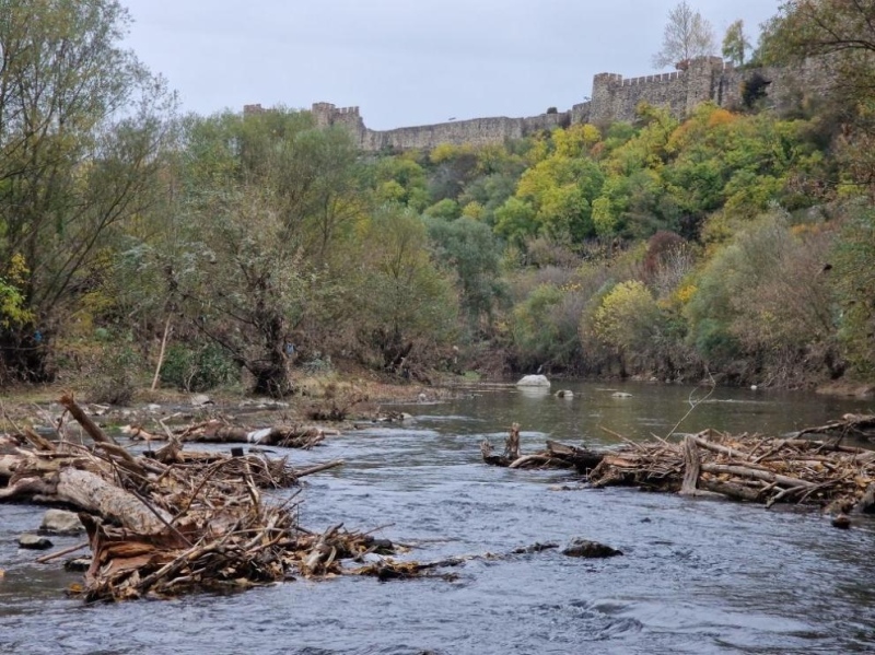 Язовир „Александър Стамболийски“ прелива