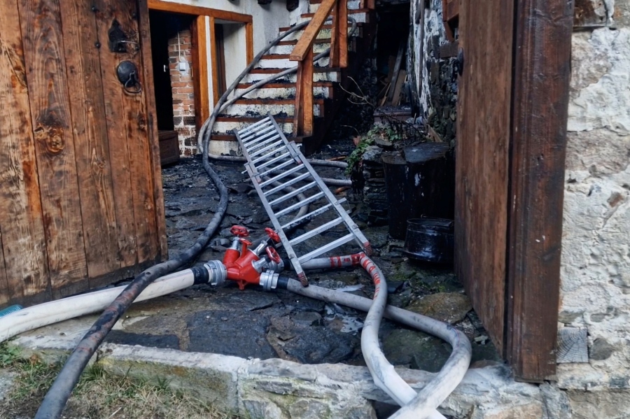 53-годишен мъж е с втора степен изгаряния след пожар в хоспис