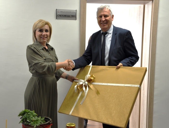 Болницата в Разлог отбеляза Деня на здравето с водосвет, представиха обновения административен блок