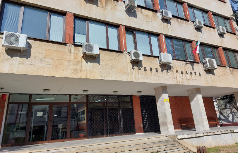 Съдът остави в ареста многократно осъждан мъж, държал канабис и амфетамин в Дупница