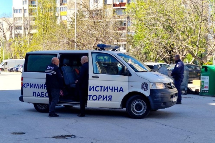 Откриха части от човешко тяло пред блок в Пловдив