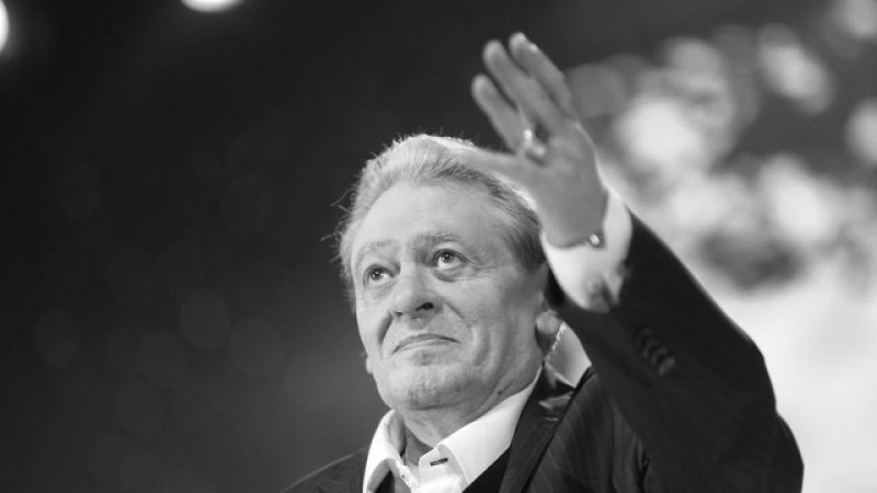 Последно сбогом: Близки и почитатели изпращат Михаил Белчев