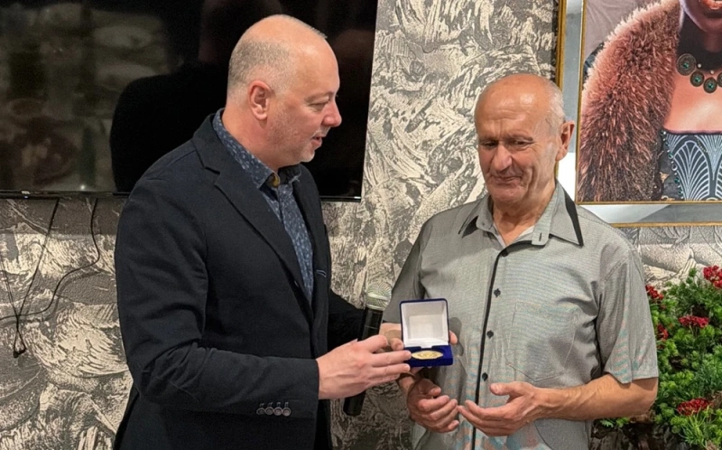 Росен Желязков: ГЕРБ се отказва от партиен офис в Благоевград в полза на клуб за незрящи