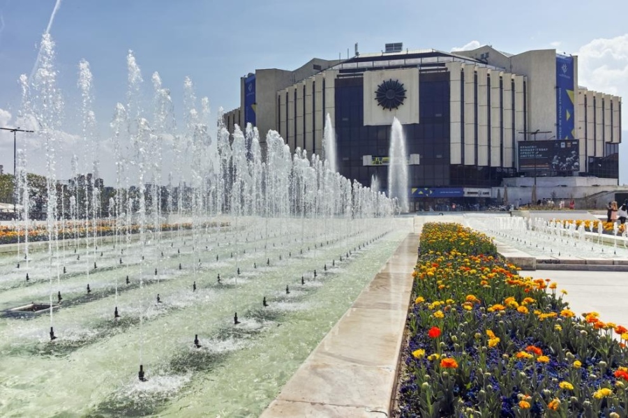 45 години НДК: 10 000 тона стомана и една идея, която променя София