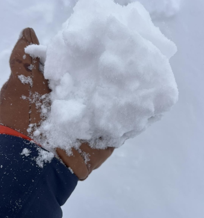 Вятър и нов сняг създават нестабилна обстановка във високите части на Пирин