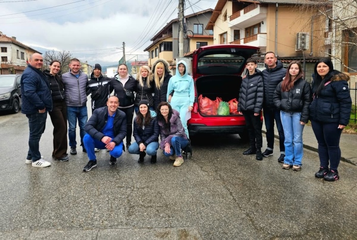 150 нуждаещи се и пенсионери получиха хранителни пакети от „Бъди човек – Разлог“ 