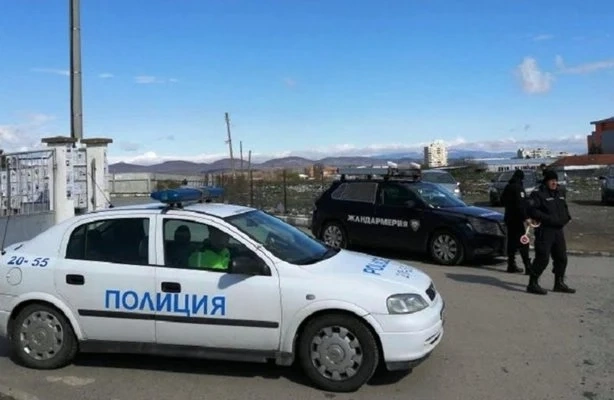 Акция „купен вот”  в Сапарева баня и Блатино: иззети  хиляди долари, лаптоп и списъци с имена