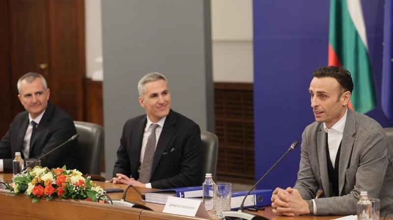 (ВИДЕО) Бъдещето на спорта: премиер, министър и Бербатов в ключова среща