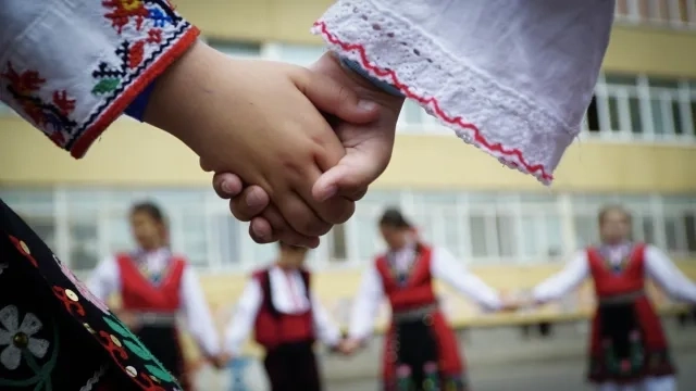 В Дупница и региона: На Светла сряда играят Ладино хоро за дъжд и плодородие