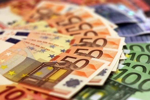 Задържаха 43-годишна жена в Рила: открити 4500 евро при акция срещу купуване на гласове