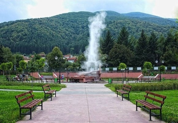 Три фирми в конкуренция да чистят улици и градинки в Сапарева баня