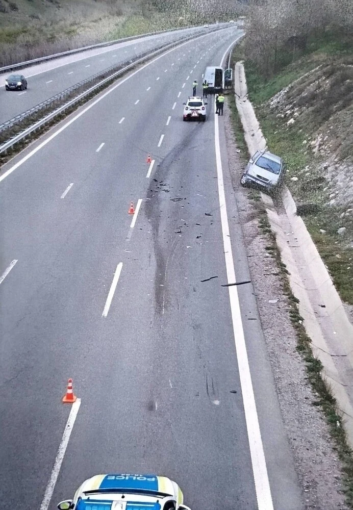 Оставиха в ареста румънския шофьор след катастрофата с тежко ранени деца на АМ „Струма“