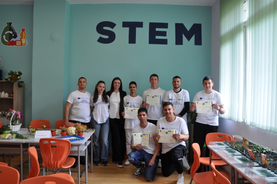 Три нови STEM кабинета и куполен модул за обучение откриха в Разлог