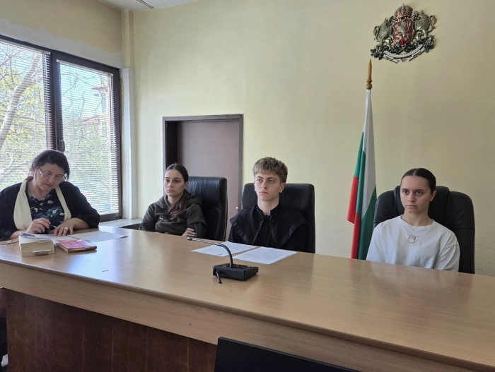 Ученици от Гимназията влязоха в ролята на съдии и прокурори