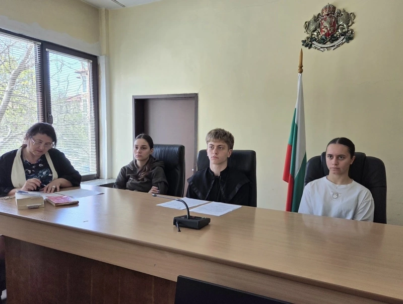 Ученици от Гимназията влязоха в ролята на съдии и прокурори