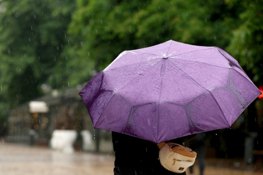Времето се обръща с дъжд, вятър и гръмотевици 
