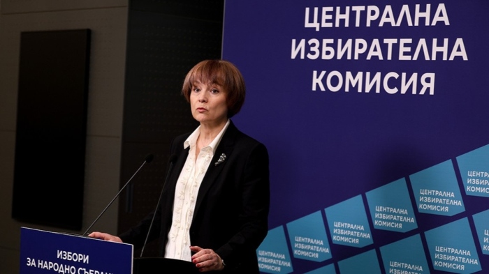 Матева: Ако техник не може да отстрани повредата, гласува се с бюлетини