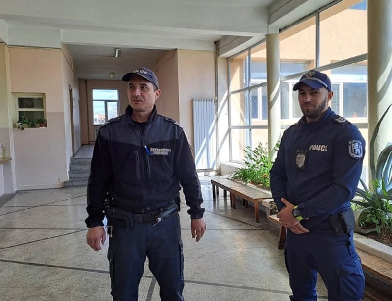 465 полицаи охраняват изборите в Кюстендилско, работят горещи линии за сигнали