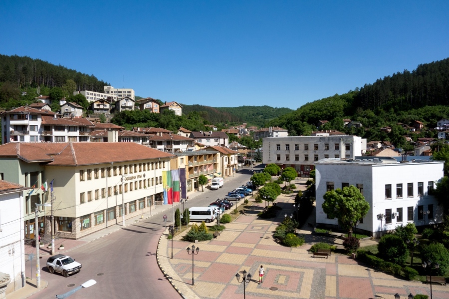 Председател на СИК в Трън се отказа от поста