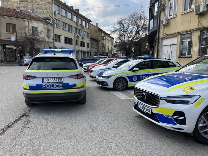 Автобус аварира в тунел „Троянови врата“ на АМ „Тракия“, евакуираха пътниците