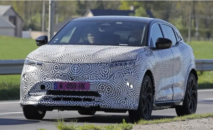 Новият Megane вече се появи по обществените пътища