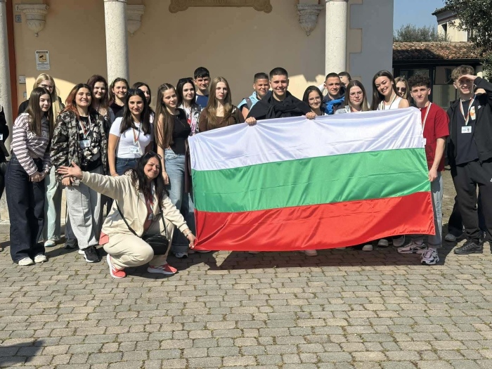 Ученици от ПГ „Христо Ботев“ – Дупница с успешно участие по „Еразъм+“ в Италия