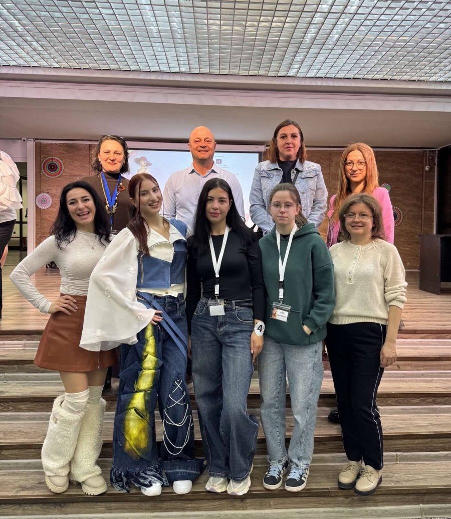 Признание за млади таланти в модата: Промишленото в Дупница със сертификат от БАТОК