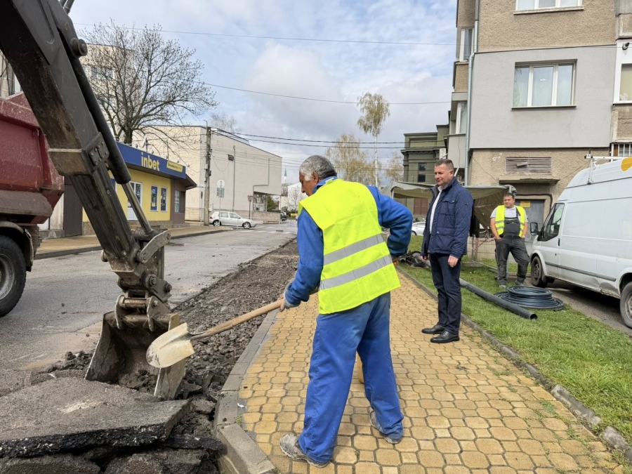 Започна подмяната на водопровода по ул. „Търговска“ в Самоков