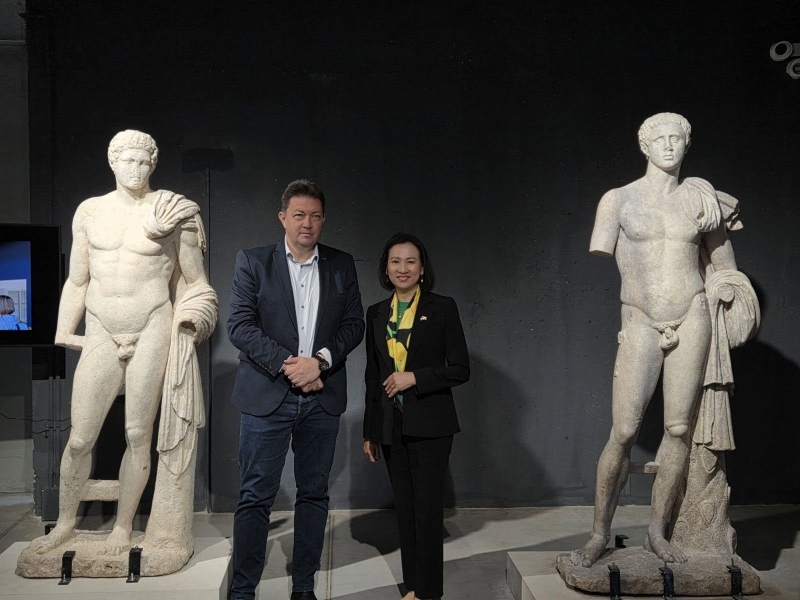 От Хераклея Синтика до къщата на Ванга: Посланикът на Виетнам на обиколка в Петрич