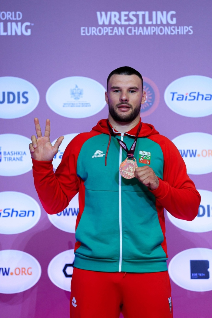 Кирил Милов стана първият българин с 3 европейски титли по борба през 21 век